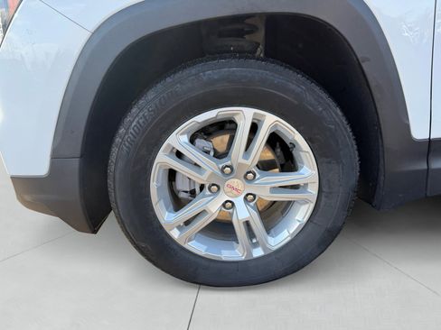 Used 2024 GMC Terrain SLE w/ Driver Convenience Package image 14