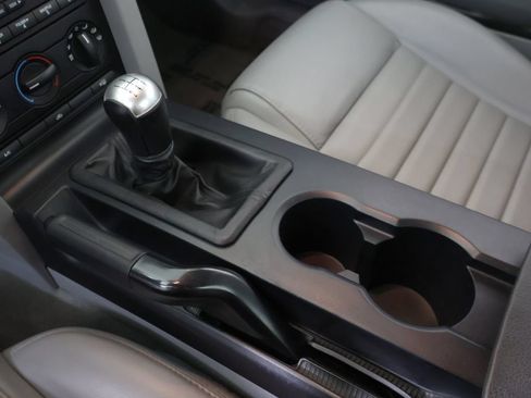 Used 2006 Ford Mustang GT Premium RWD image 35