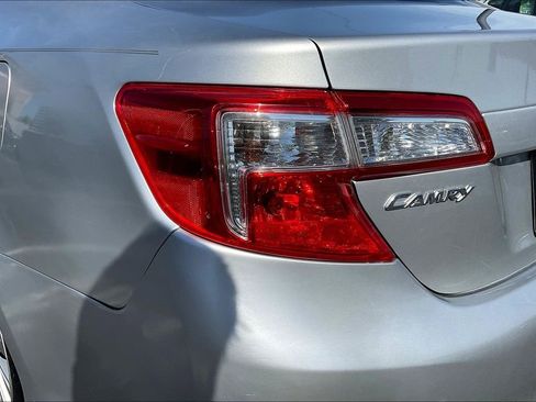 Used 2013 Toyota Camry LE FWD image 21