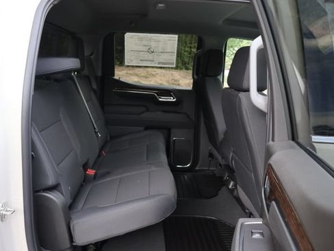 New 2026 GMC Sierra 1500 SLE w/ Preferred Package AWD/4WD image 24