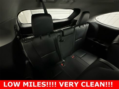 Used 2021 Toyota Highlander XLE image 18
