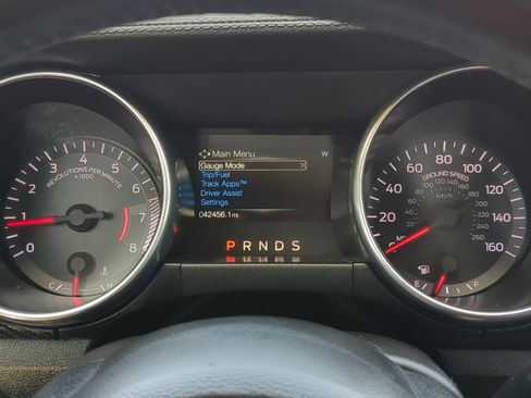 Used 2018 Ford Mustang Coupe RWD image 30