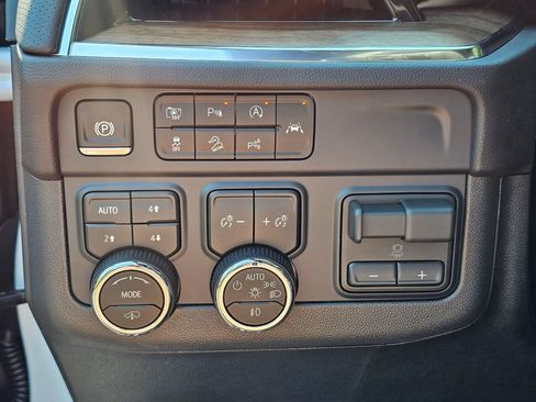 New 2026 Chevrolet Suburban High Country AWD/4WD image 27