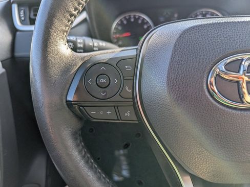 Used 2022 Toyota RAV4 XLE Premium image 26