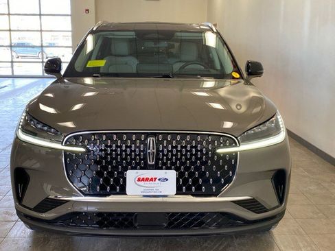 New 2026 Lincoln Aviator Reserve image 3