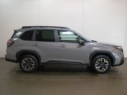 Used 2026 Subaru Forester Premium AWD/4WD image 3