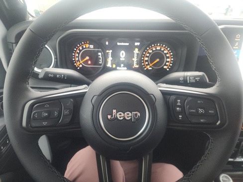 New 2026 Jeep Gladiator Sahara image 14