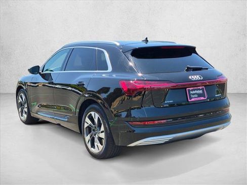 Used 2022 Audi e-tron Premium AWD/4WD image 8