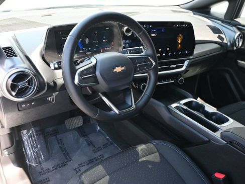 Used 2025 Chevrolet Equinox EV LT w/ Comfort Package FWD image 9
