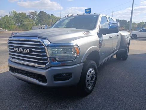 Used 2023 RAM 3500 Limited image 3