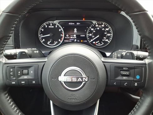 Used 2024 Nissan Pathfinder SV image 12