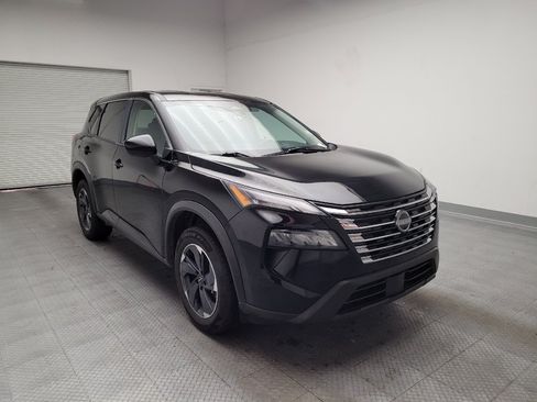 Used 2025 Nissan Rogue SV AWD/4WD image 13