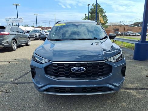 Certified 2024 Ford Escape ST-Line w/ Tech Pack #1 AWD/4WD image 3