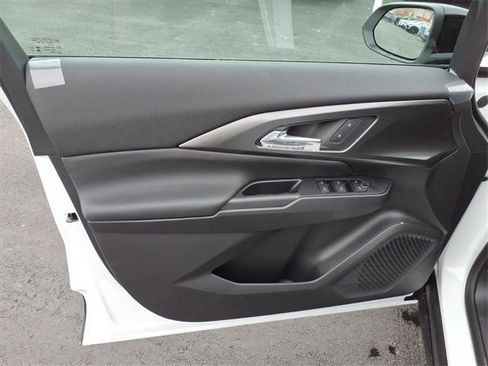 New 2026 Chevrolet Equinox EV LT image 10