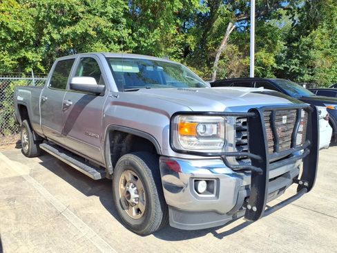 Used 2016 GMC Sierra 2500 SLE w/ SLE Preferred Package AWD/4WD image 1