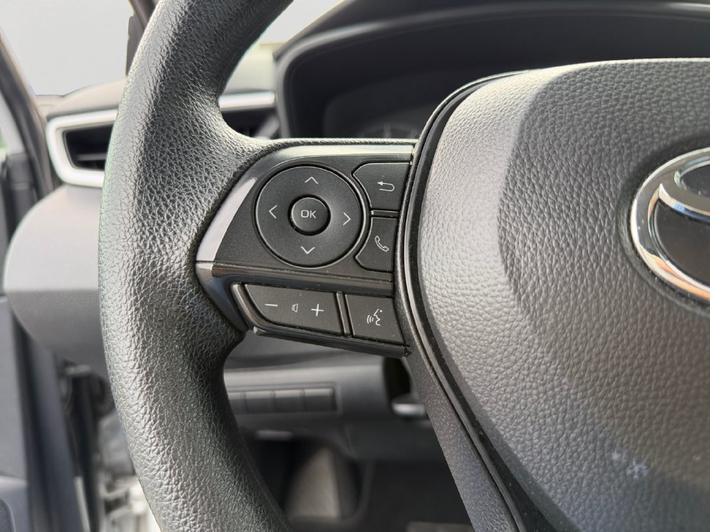 Used 2025 Toyota Corolla LE FWD image 18