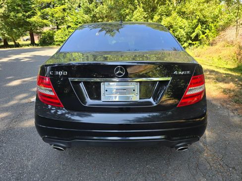 Used 2013 Mercedes-Benz C 300 4MATIC Sedan image 4