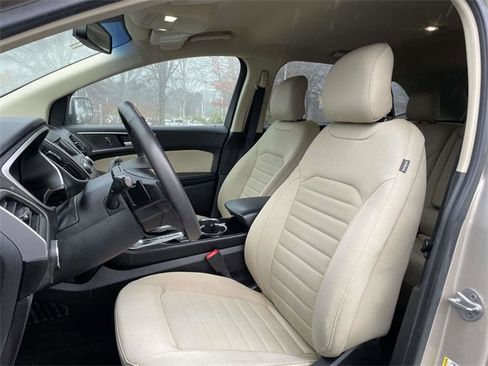 Used 2017 Ford Edge SEL image 19