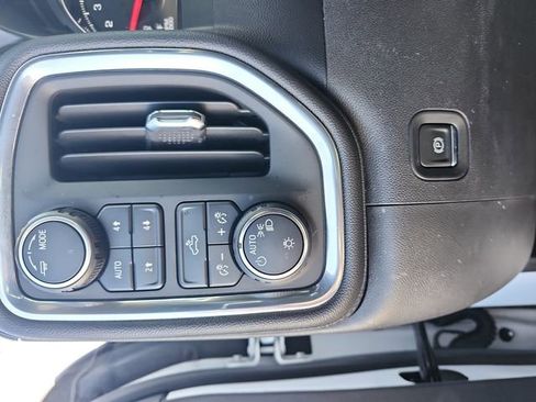 Used 2021 Chevrolet Silverado 1500 LT w/ Z71 Off-Road Package image 38