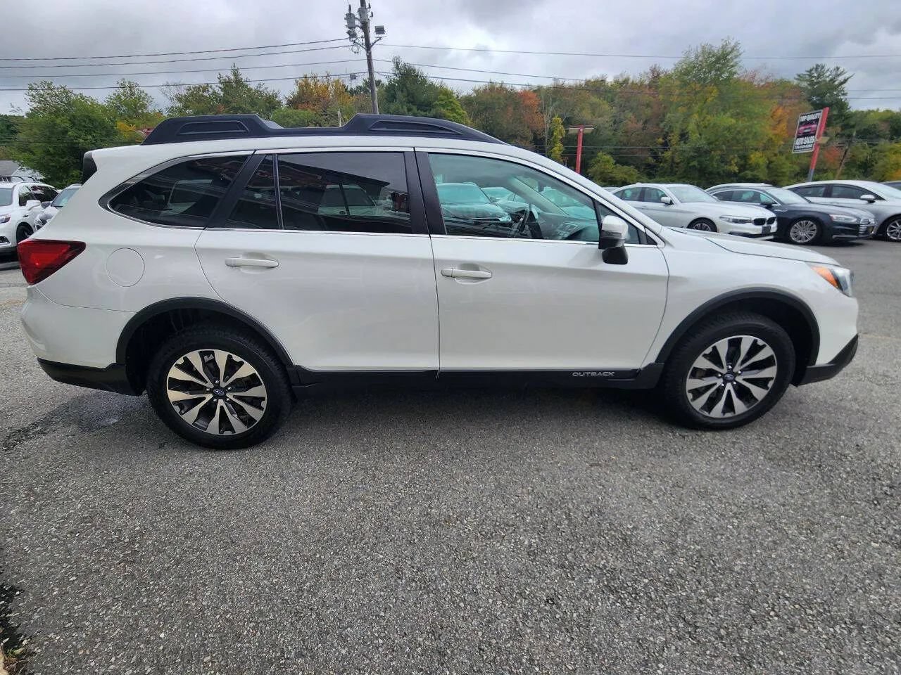 Used 2017 Subaru Outback 3.6R Limited AWD/4WD image 4