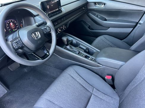 Used 2025 Honda Accord LX image 10