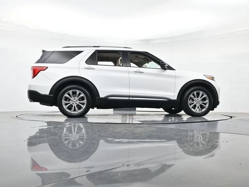 Certified 2022 Ford Explorer Limited w/ Equipment Group 301A RWD image 36