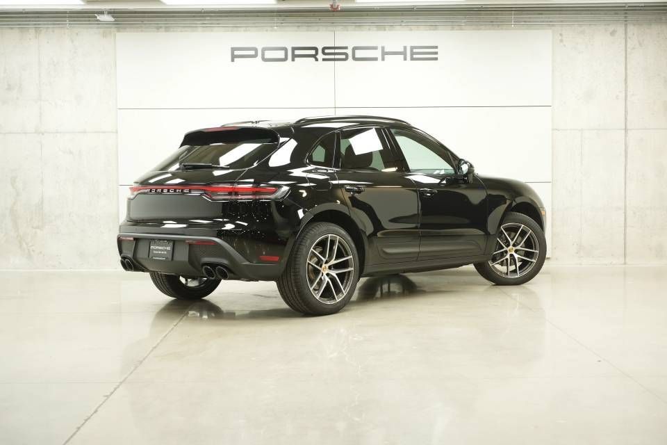 Certified 2026 Porsche Macan AWD/4WD image 7