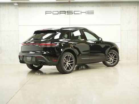 Certified 2026 Porsche Macan AWD/4WD image 7