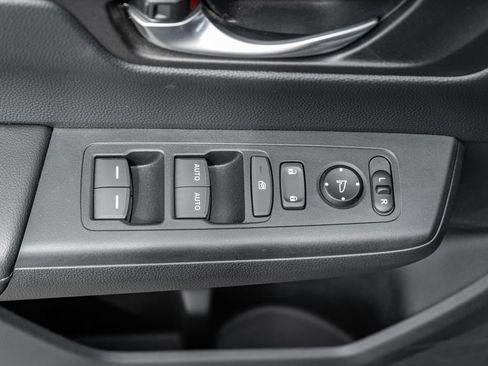 Used 2025 Honda CR-V EX image 17