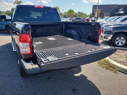 Used 2024 RAM 2500 Big Horn AWD/4WD image 9