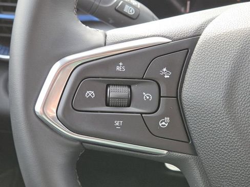 Certified 2025 Chevrolet Trax LT w/ Driver Confidence Package FWD image 12