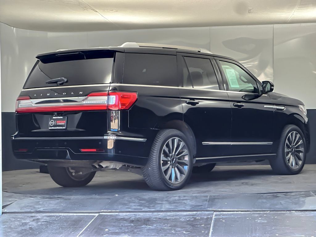 Used 2020 Lincoln Navigator Reserve AWD/4WD image 3