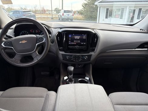 Used 2021 Chevrolet Traverse LT image 14
