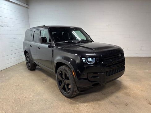 New 2026 Land Rover Defender 130 X-Dynamic SE AWD/4WD image 4