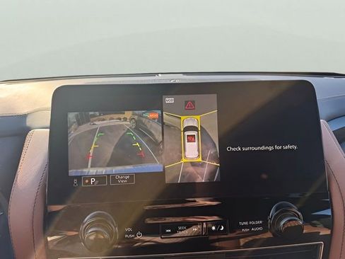 Used 2022 INFINITI QX80 Sensory w/ Cargo Package image 23