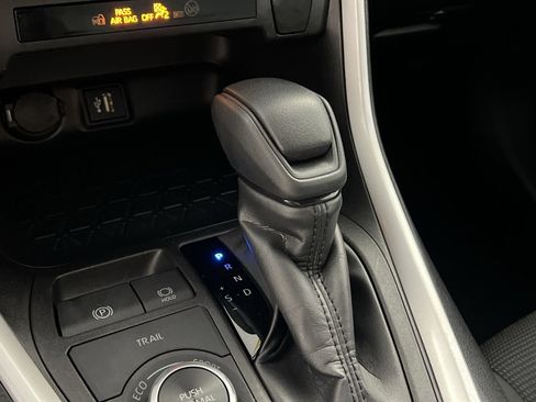 Used 2025 Toyota RAV4 LE image 22