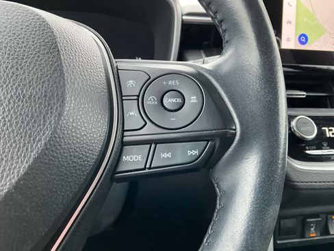 Used 2023 Toyota Corolla Cross XLE w/ Convenience Package image 18