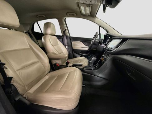 Used 2019 Buick Encore Essence FWD image 29