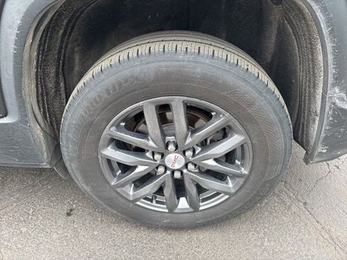 Used 2017 GMC Acadia SLT image 6