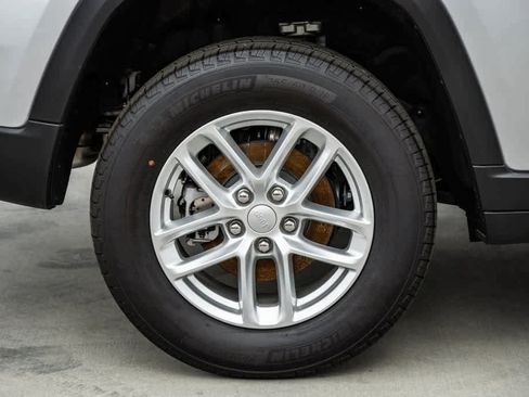 New 2024 Jeep Grand Cherokee Laredo X w/ Luxury Tech Group I AWD/4WD image 11