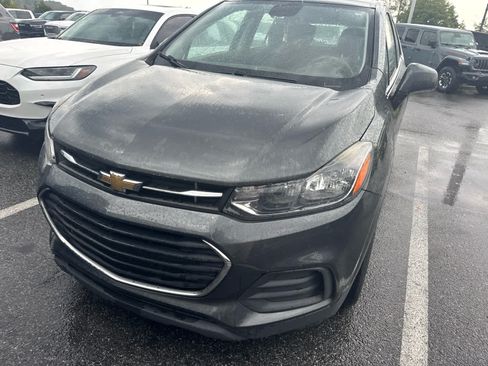 Used 2019 Chevrolet Trax LS FWD image 2