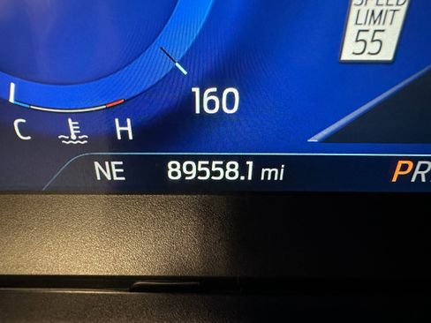 Used 2021 Ford Explorer Platinum w/ Equipment Group 601A AWD/4WD image 27