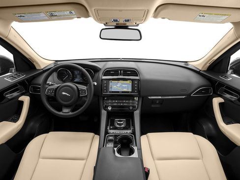 Used 2017 Jaguar F-PACE Premium AWD/4WD image 5