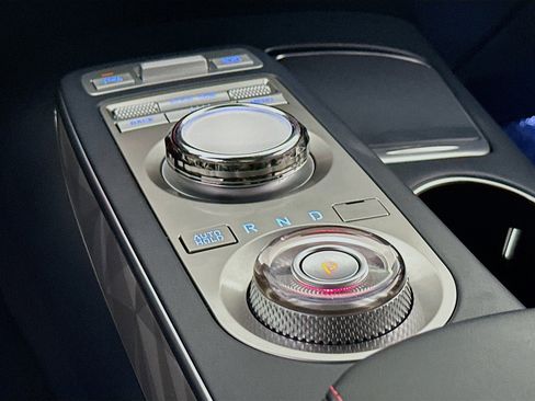 Used 2024 Genesis GV70 3.5T Sport w/ Sport Advanced Package image 13