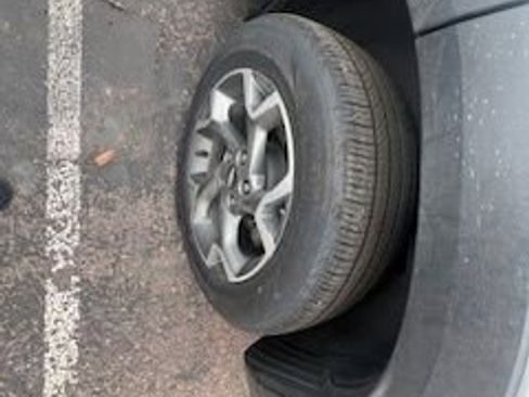 Used 2025 Chevrolet Trax LT image 12