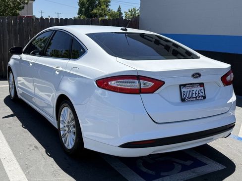 Used 2016 Ford Fusion SE w/ Equipment Group 502A FWD image 4