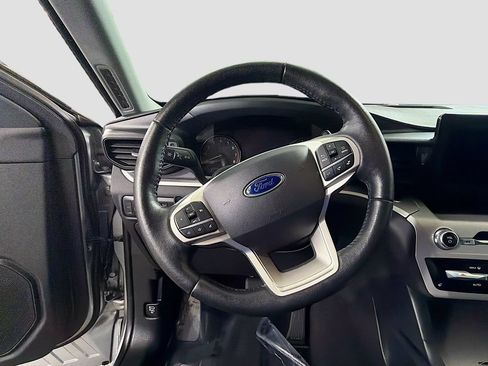 Used 2020 Ford Explorer XLT w/ Comfort Package AWD/4WD image 13