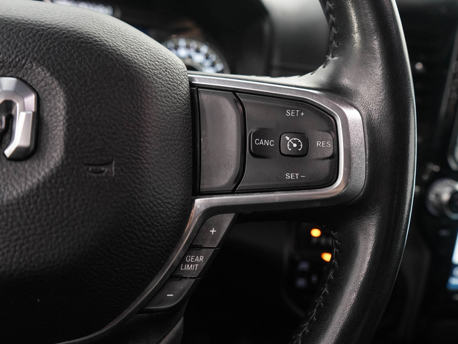 Used 2022 RAM 1500 Laramie AWD/4WD image 28