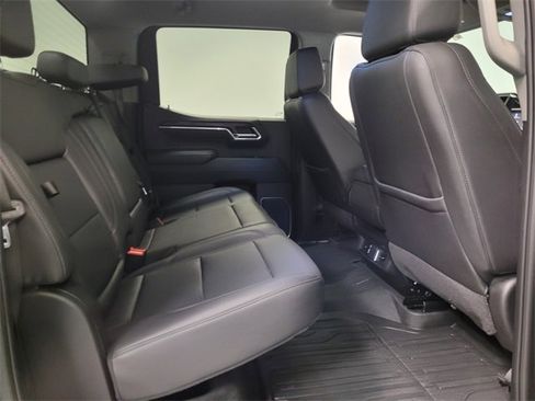 Used 2024 GMC Sierra 1500 SLT image 13
