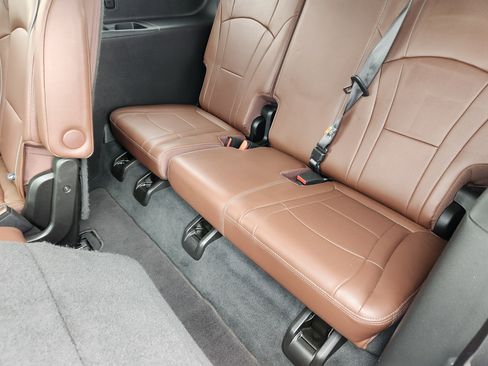 Used 2021 Buick Enclave Avenir w/ Avenir Technology Package image 32